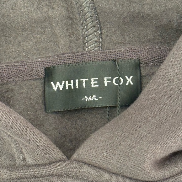 White Fox With Love In The Moment Oversized Hoodie Charcoal M/L

PTP: 25” - Picture 9 of 10